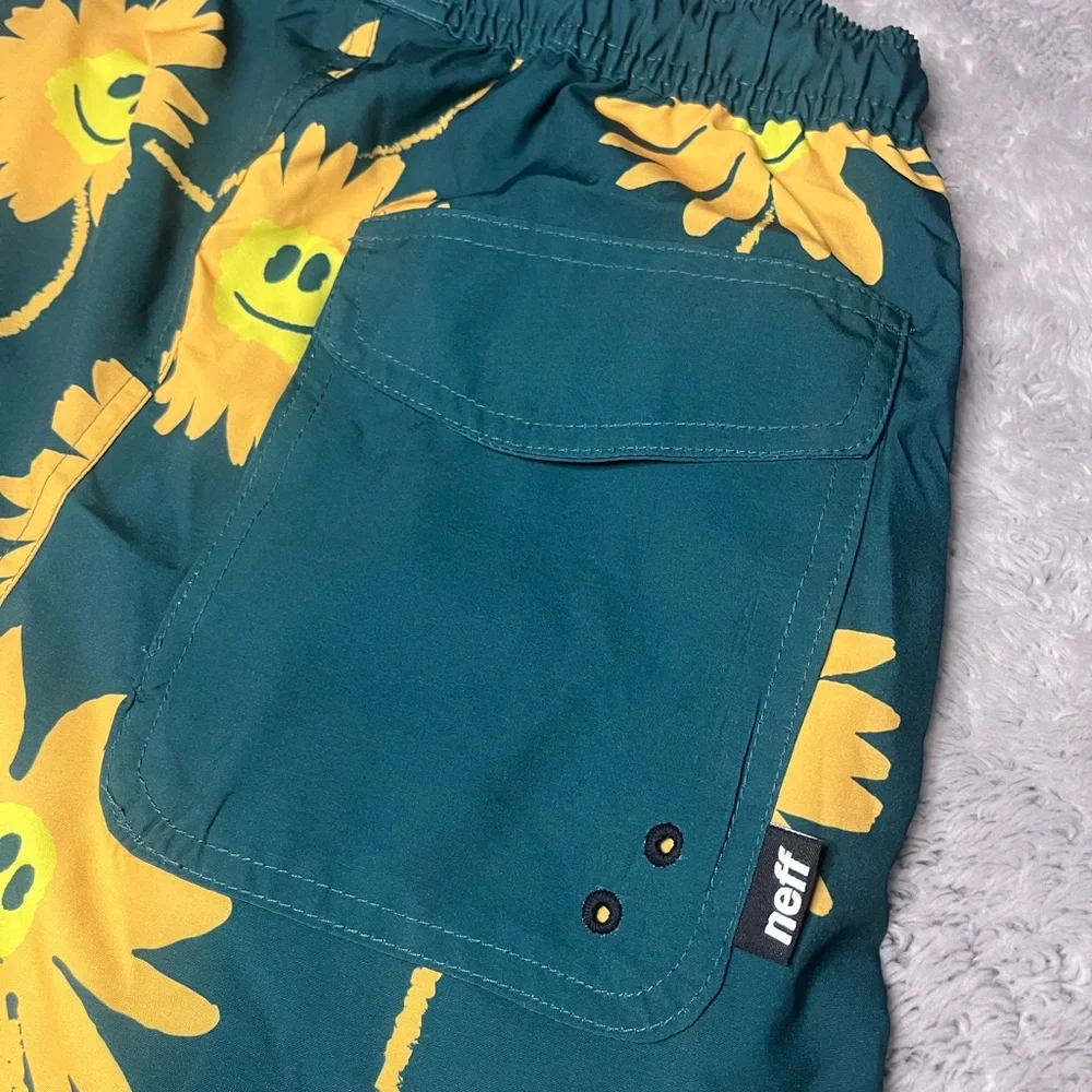NEFF Men's Smiley Daisy Daily Hot Tub swim Board Shorts Small - Picture 5 of 8
